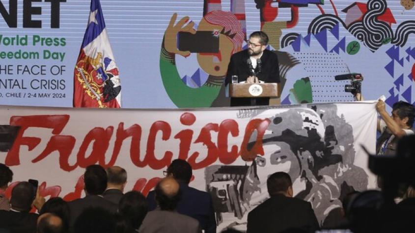 [VIDEO] "¡No es una burla, señor!": Interrumpen discurso del Presidente Boric en el Día de la Libertad de Prensa