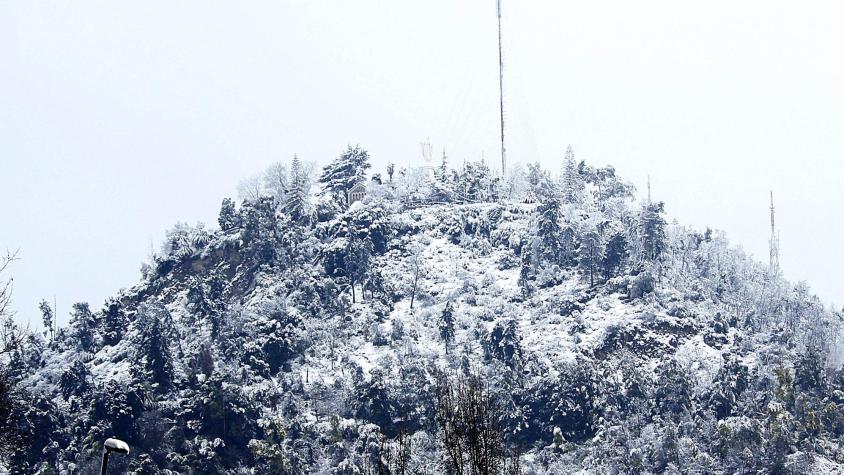 Mucho frío, lluvia intensa y nieve se acercan a la región Metropolitana