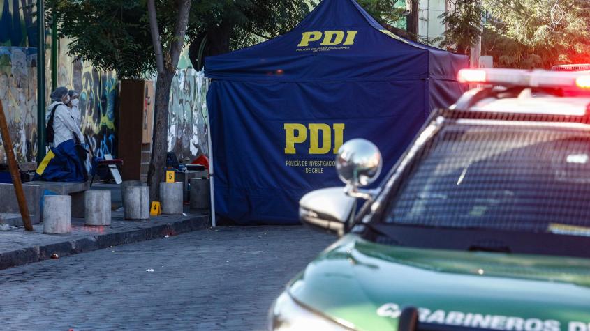 Investigan homicidio de un hombre de nacionalidad peruana afuera de su domicilio en Recoleta