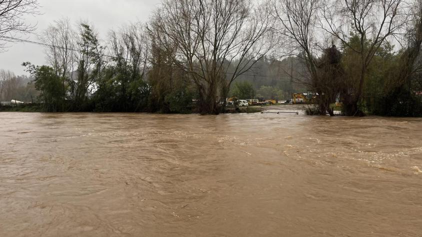 Alerta roja en el Biobío por sistema frontal: solicitan evacuar sector de Santa Rita por desborde de río Andalién