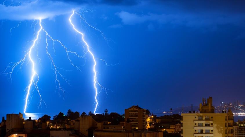 Meteorología emite aviso de probables tormentas eléctricas en cinco regiones