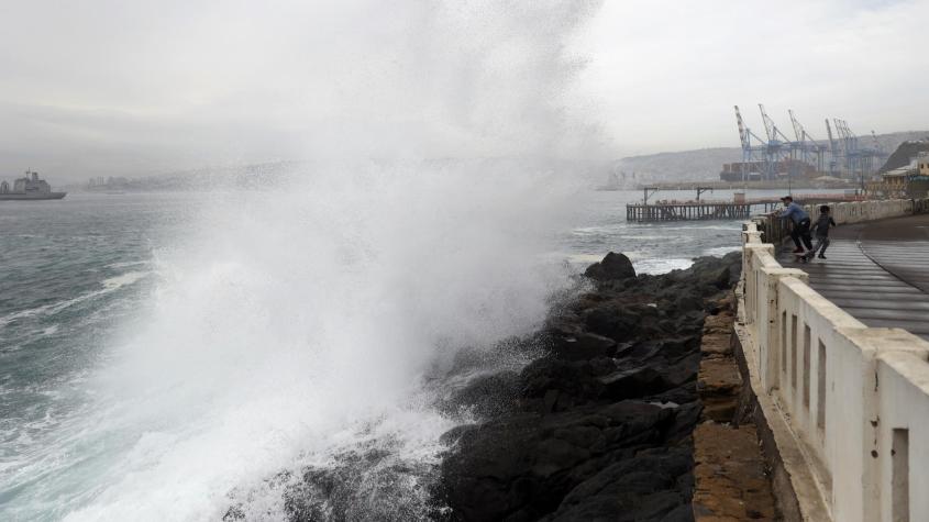 Armada emite aviso de marejadas anormales para las costas de Chile
