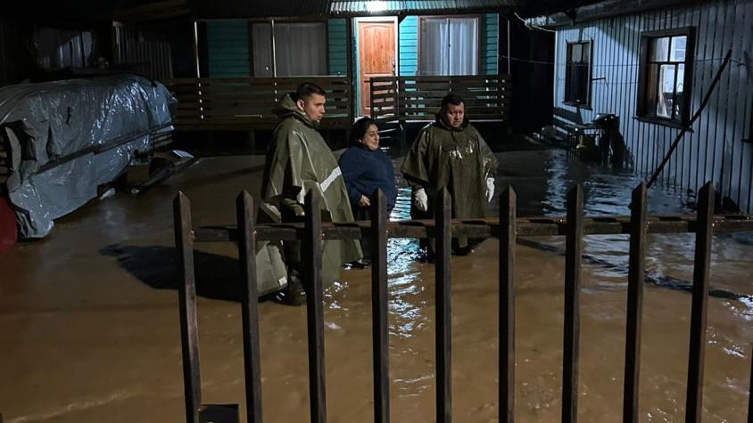 Al menos 400 viviendas con daños tras desborde de río Pichilo en Arauco