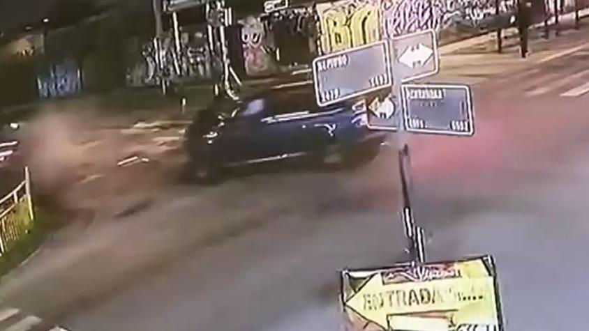 Persecución policial en Quinta Normal terminó con cuatro autos chocados: momento fue captado por cámaras