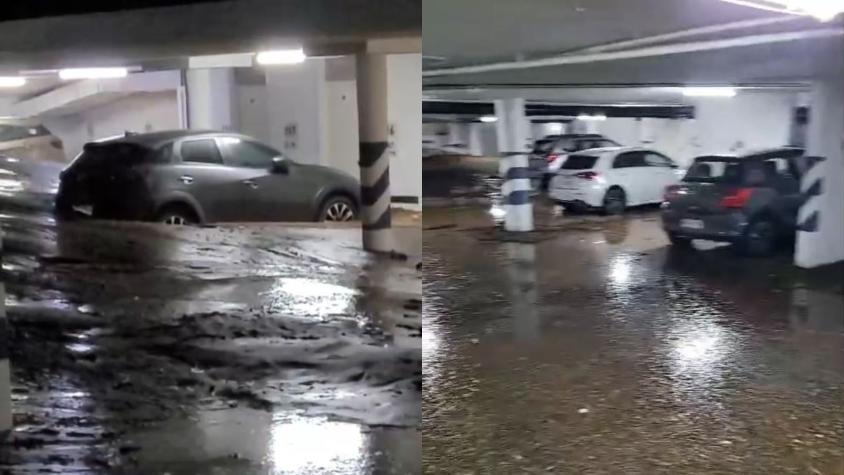 Reportan colapso de colector en edificio cercano al sector del socavón en Reñaca: el estacionamiento estaría anegado