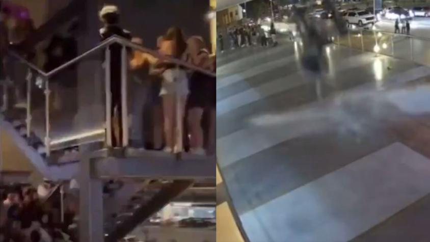 Tragedia en evento de cantante en mall en México: Fans caen desde 12 metros de altura luego que baranda cediera