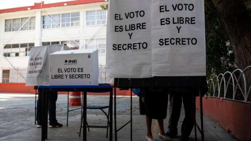 Dos personas son asesinadas en ataques a recintos electorales en México