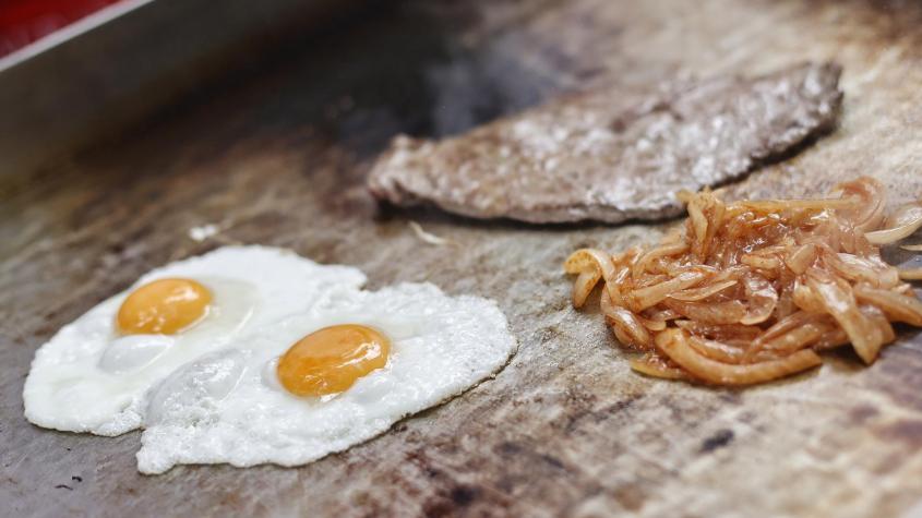 "Pueden no ser la mejor opción": Las 10 peores comidas de Chile según la inteligencia artificial