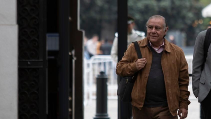 Perfil: Juan Andrés Lagos (PC) y su despedida del gobierno tras varias salidas de libreto