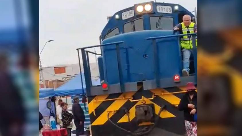 Video captó momento en que mujer es impactada por tren en Arica