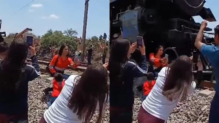 Trágico accidente: Mujer quiso sacarse una selfie durante el paso de un tren y locomotora la impactó en la cabeza