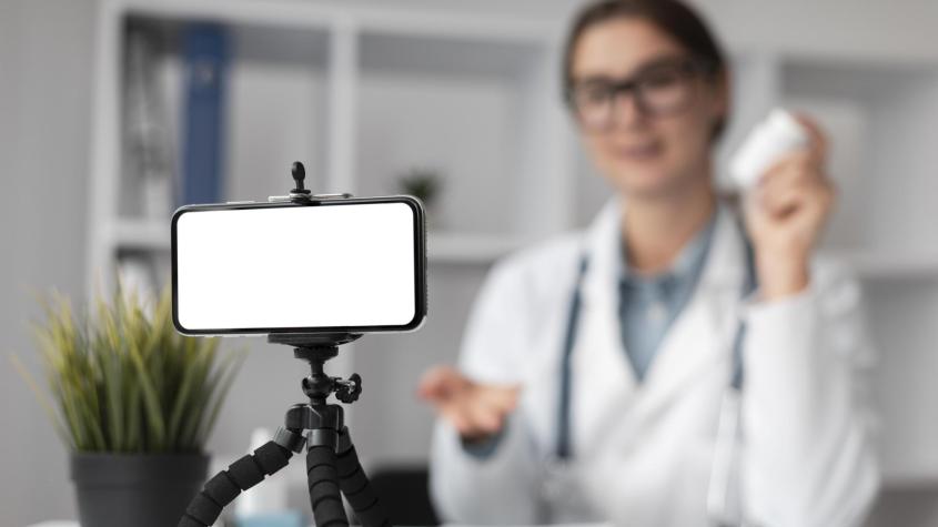 Quiénes son los ‘medinfluencers’ y cómo redefinen la comunicación sobre la salud