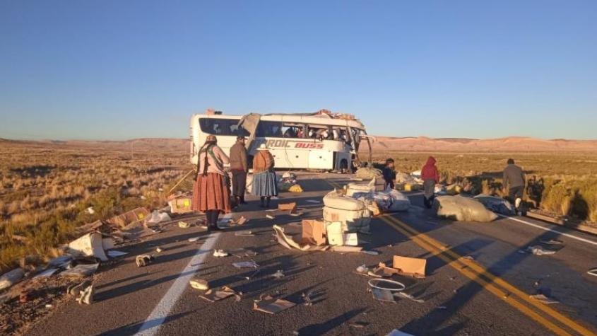 Bus iba a Arica: Lo que se sabe del accidente en Bolivia donde murió un chileno y otros cinco quedaron heridos