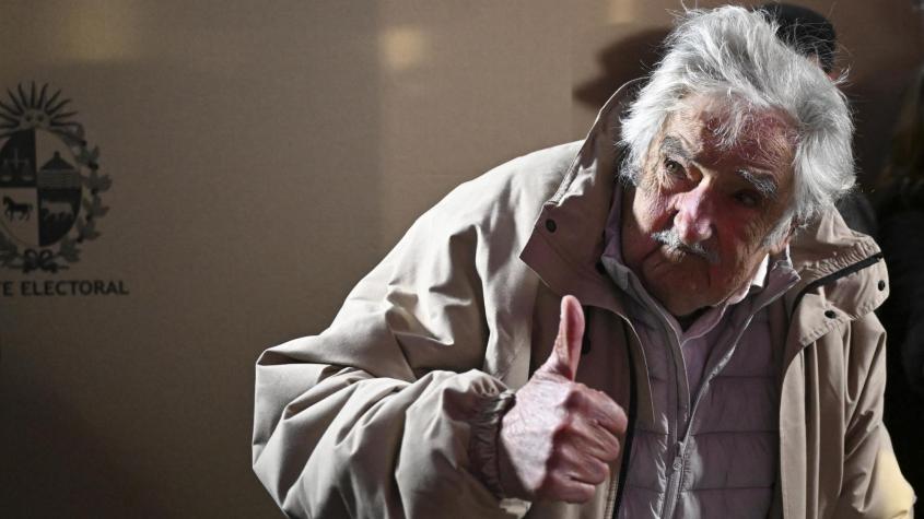 Esposa de José Mujica detalla delicado momento de tratamiento contra el cáncer: "Solo puede comer sopitas"