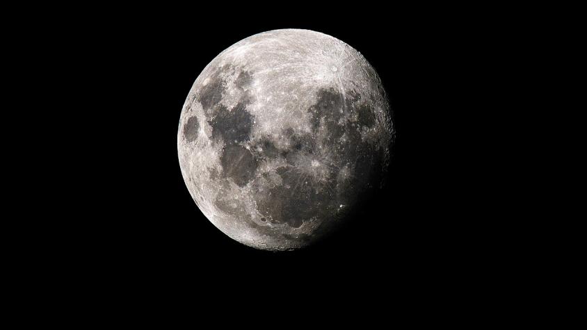 Descubren gigantesca cueva en la Luna que podría servir como refugio para una base humana