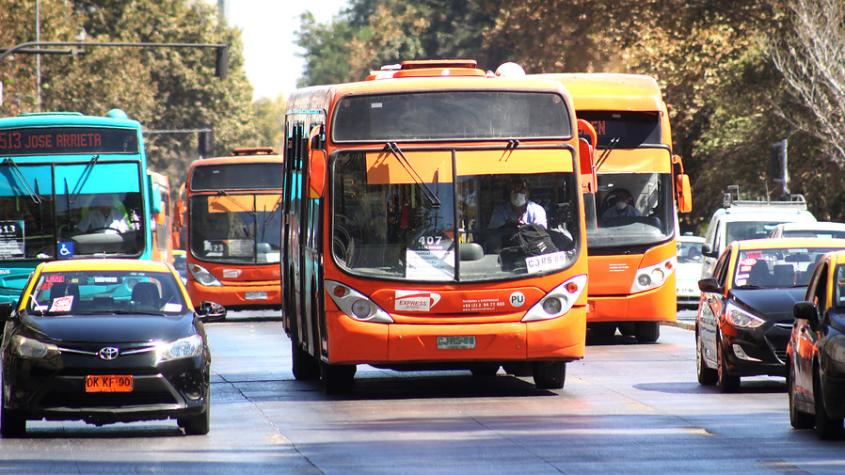 Expresidente de Metro y alza de tarifas del transporte: “La industria de buses en Santiago es ineficiente”