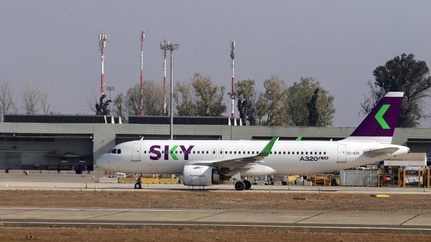 SKY Airline suspende todos los vuelos entre Santiago y Bogotá a partir de septiembre 