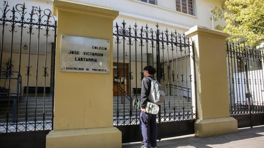 Acusan que personas externas participarían de desórdenes en Liceo José Victorino Lastarria: “Portaban artefactos incendiarios…”