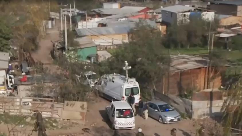 Demuelen tres "casas de cautiverio" que se encontraban en una toma en Talagante