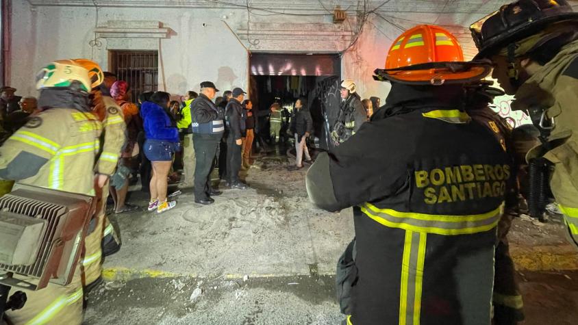 Incendio afectó a cité en Santiago: diez carros de bomberos llegaron a combatir la emergencia