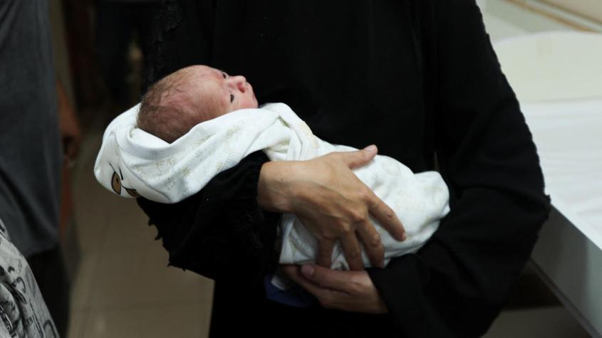 Nace un bebé "milagro" en Gaza tras el ataque aéreo que mató a su madre aún embarazada