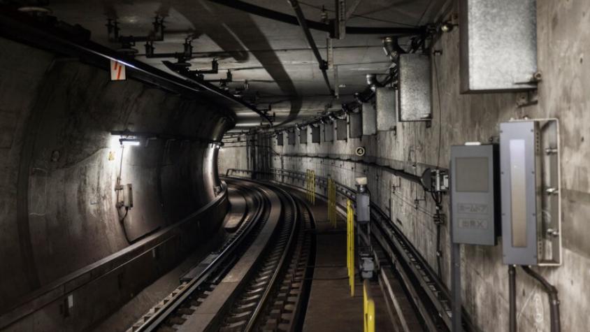 Habrían ingresado para "hacer la hora": Rescatan a cinco adolescentes perdidos en un ducto subterráneo