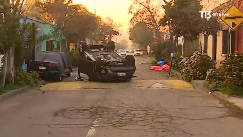 Homicidio en Recoleta: Conductor fue baleado por desconocidos, perdió el control, volcó y murió en el lugar