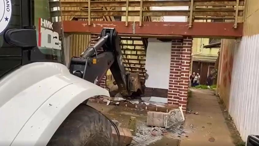 Derriban mausoleo narco en Talcahuano: Fue construido para recordar a víctima de tiroteo