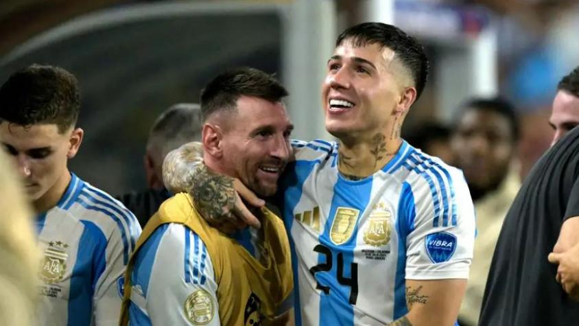 Subsecretario argentino pide que Messi se disculpe por cantos racistas, pero luego se desdice 