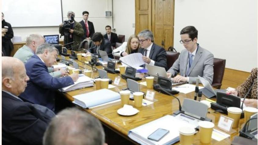 Hacienda y senadores logran acuerdo para destrabar el proyecto antievasión: se creará consejo externo que restará facultades al director del SII