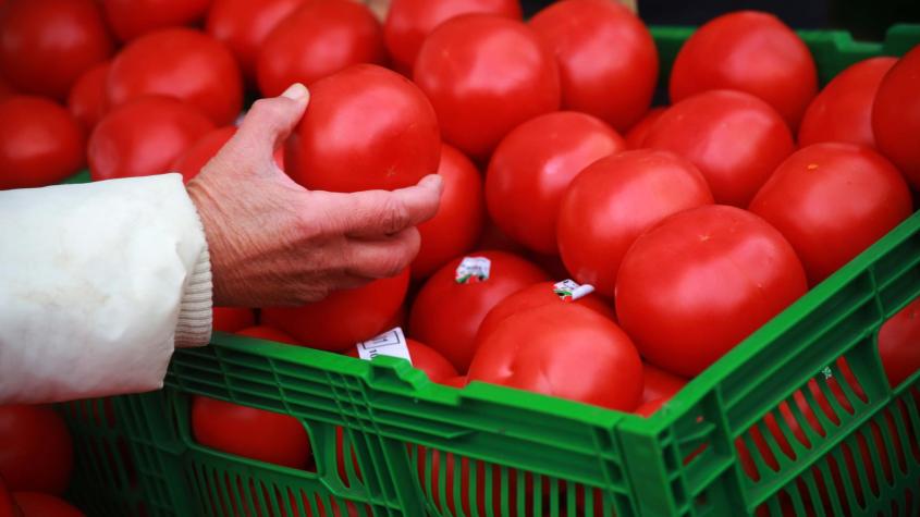 El valor de la Canasta Básica de Alimentos vuelve a superar los $ 68 mil de la mano del tomate