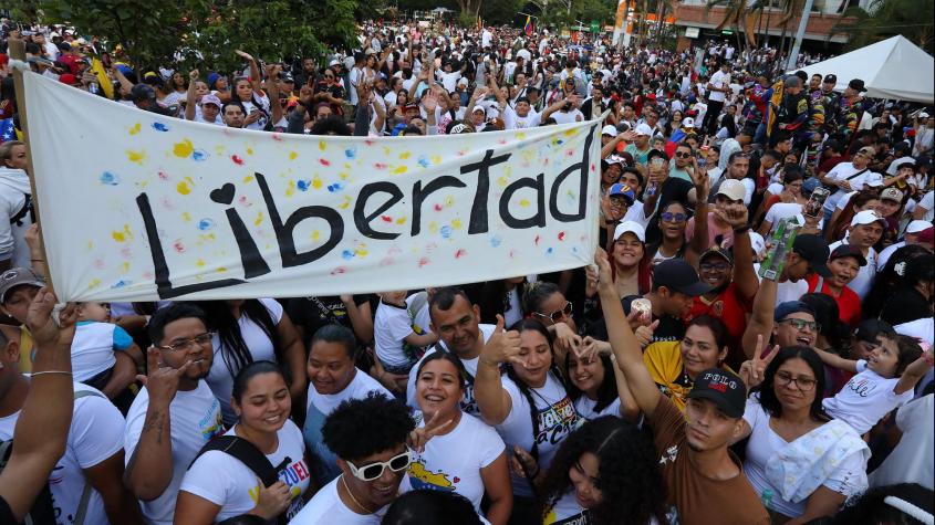 Día crucial de manifestaciones en Venezuela: Maduro multiplica amenazas