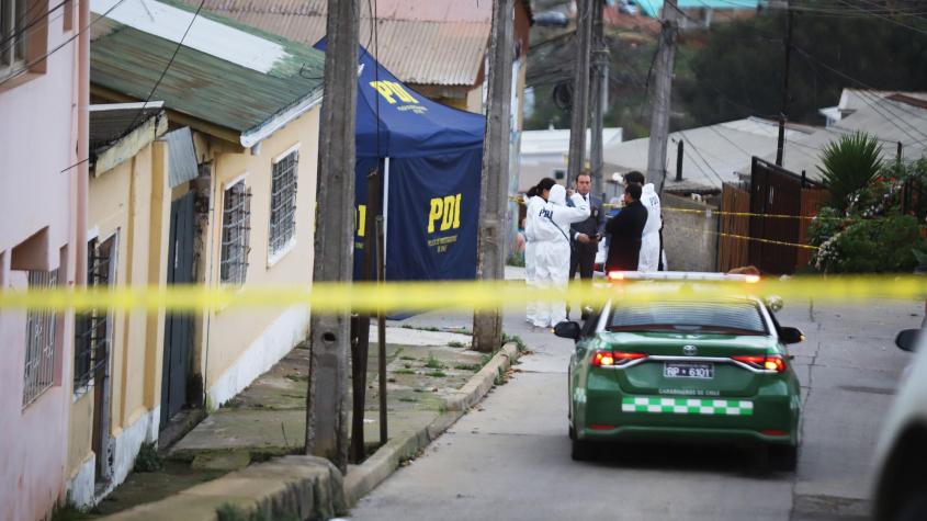 Joven fue contactado por chat para una supuesta cita y al salir de su casa fue asesinado a balazos en Valparaíso