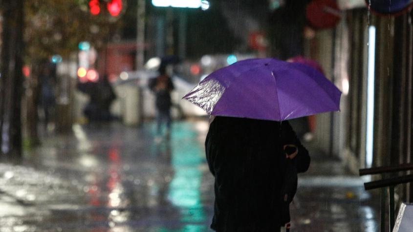 Sistema frontal con características de temporal: ¿Hasta qué hora lloverá en la Región Metropolitana?