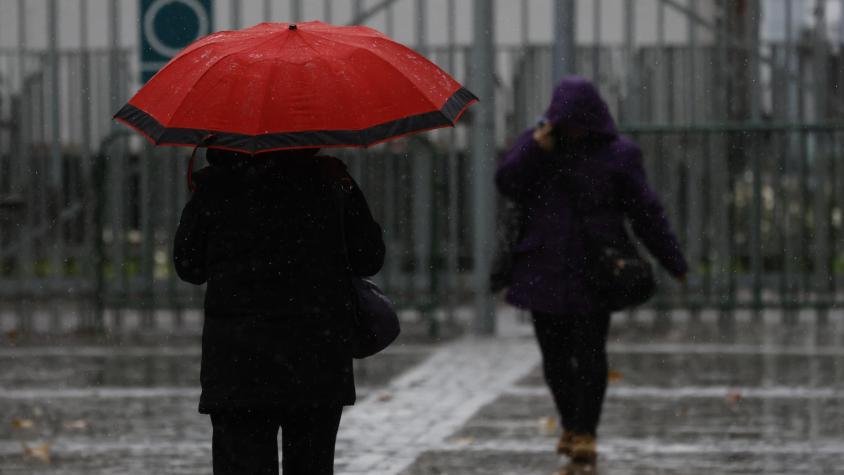 Nuevo sistema frontal aterriza antes que termine agosto: ¿Cuándo llegaría la lluvia a Santiago?