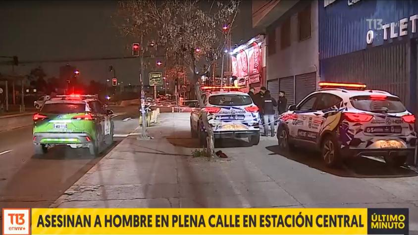 Asesinan a hombre en plena calle en Estación Central