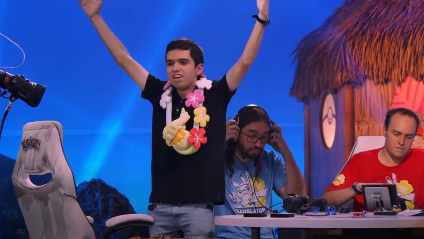 ¡Orgullo nacional!: Chileno Fernando Cifuentes gana campeonato mundial de cartas Pokémon