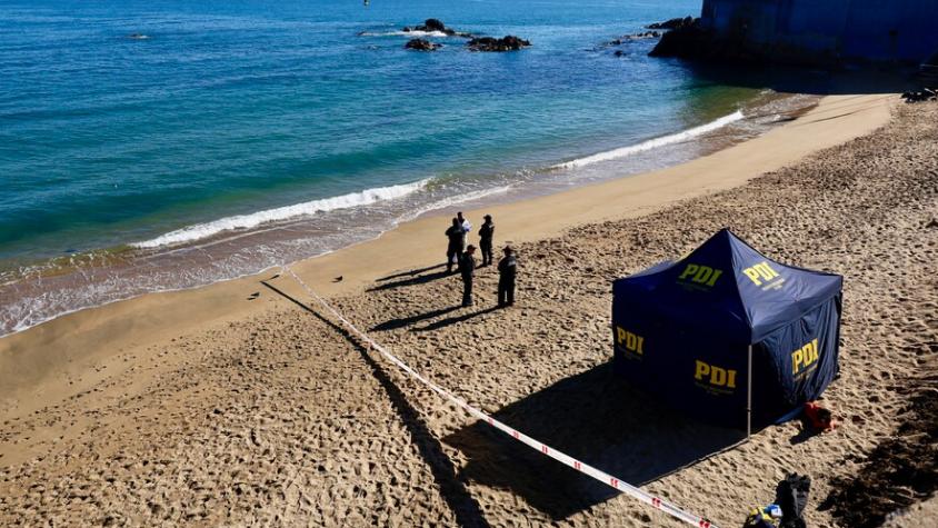 Los detalles del hallazgo del cuerpo de una adulta mayor en el mar de la playa Caleta Abarca en Viña del Mar