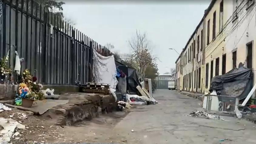 El lamentable escenario de calle Juárez Larga en Recoleta: llena de basura y rucos