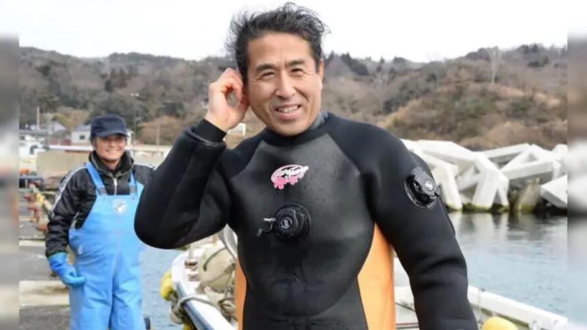 Aprendió a bucear: Hombre japonés que perdió a su esposa en tsunami de 2011 aún la busca