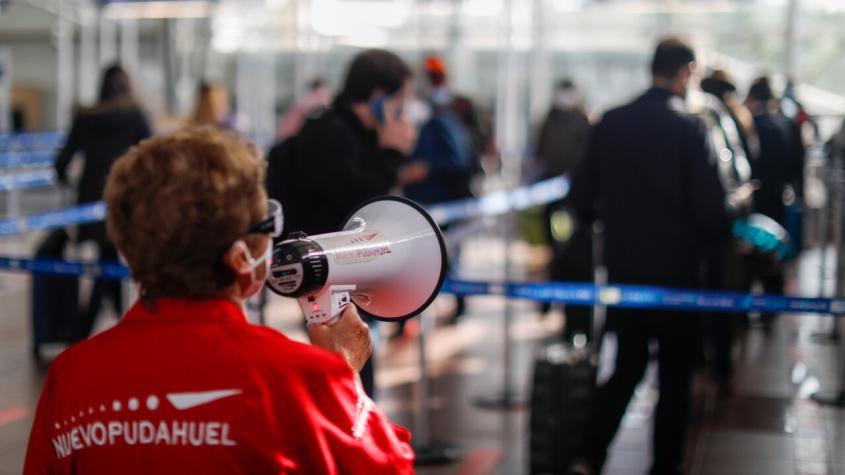 Trabajadores de Aeropuerto de Santiago confirman huelga desde este jueves