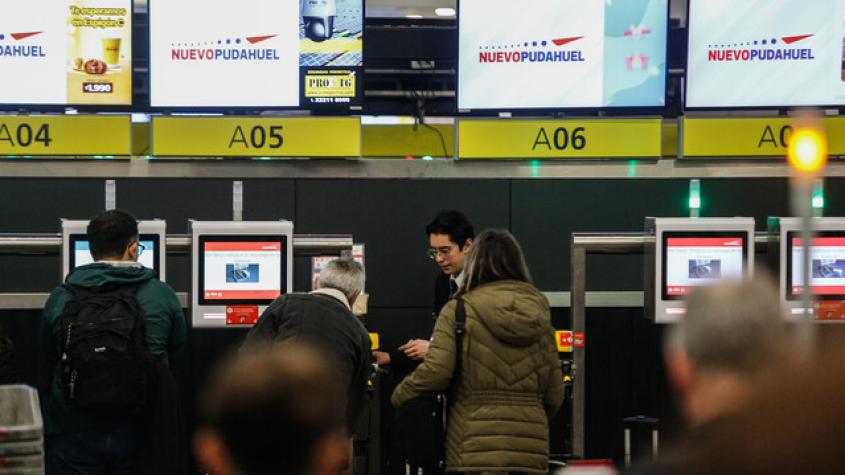 ¿Suspensión de vuelos?: Esto han dicho las aerolíneas por el paro de trabajadores del Aeropuerto de Santiago