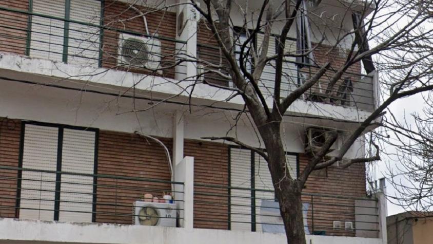 Joven huyó de presunto ataque sexual y quedó colgando del balcón de un edificio: hombre la había contratado como niñera