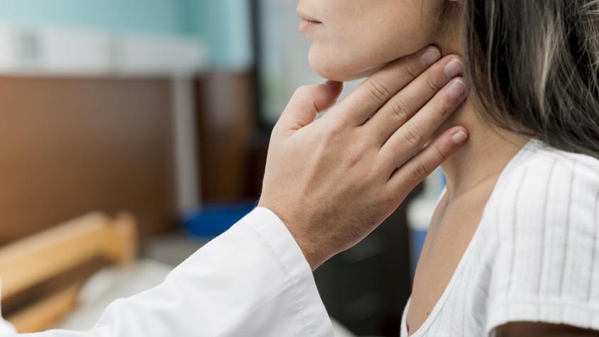8 de cada 10 pacientes son mujeres: Factores de riesgo, síntomas y tratamiento para el cáncer de tiroides 8 de cada 10 pacientes son mujeres: Factores de riesgo, síntomas y tratamiento para el cáncer de tiroides
