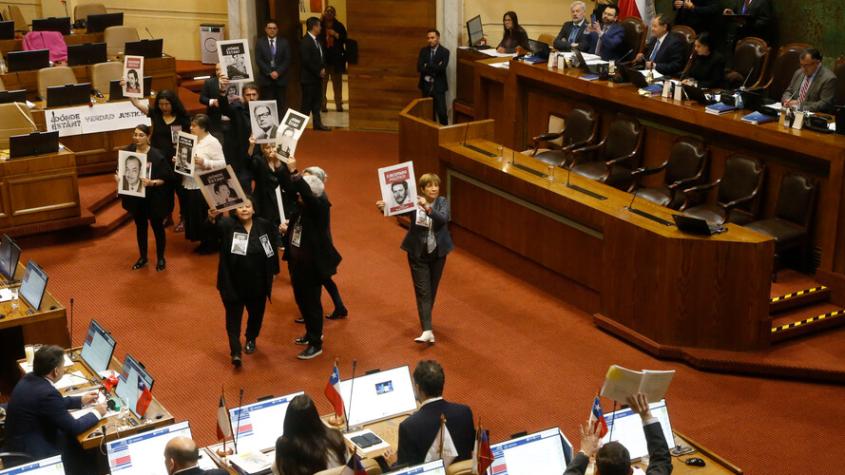 “Lo conversamos afuera”: El tenso momento, con insultos, en la Cámara de Diputados por homenaje a víctimas de la dictadura