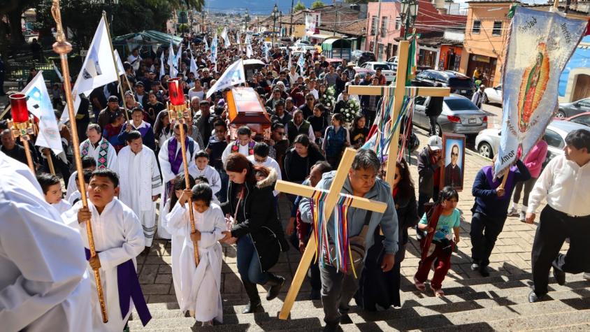 Asesinan a sacerdote indígena defensor de DDHH en México | T13