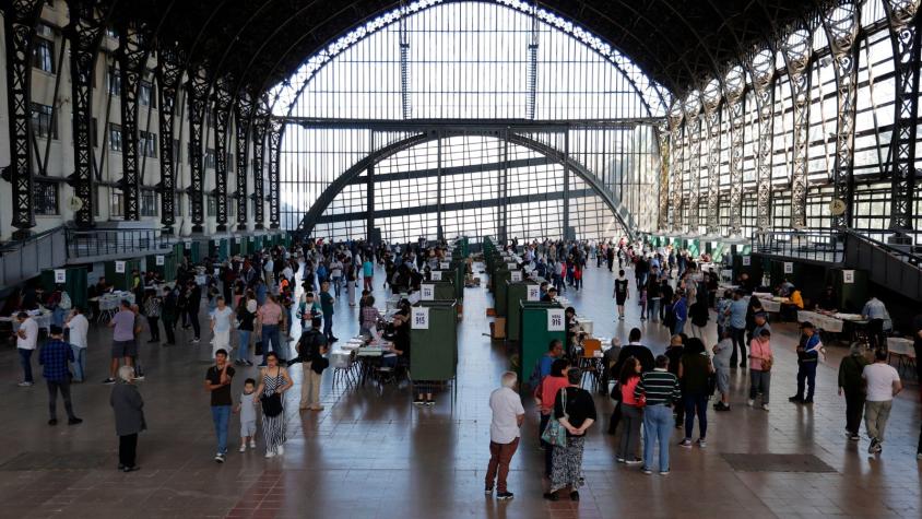 Denuncian votos marcados en Estación Mapocho: vocal de mesa asegura que “no llegaron" a las urnas