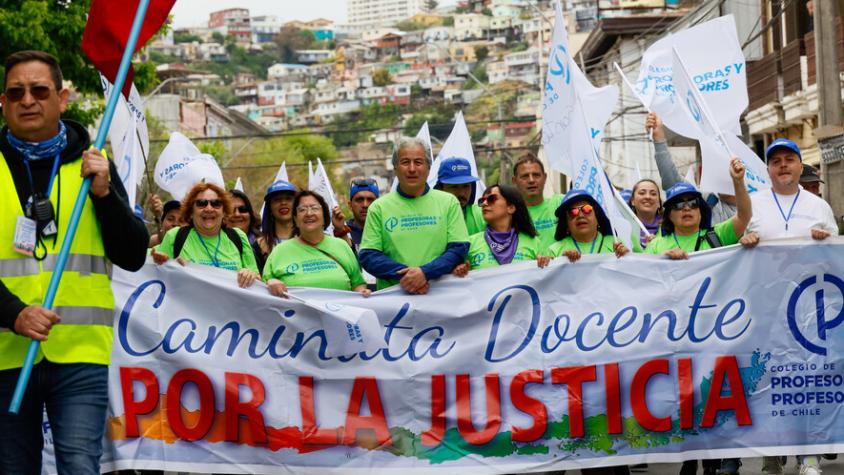 Colegio de Profesores acepta propuesta del gobierno para intentar saldar la deuda histórica Colegio de Profesores acepta propuesta del gobierno para intentar saldar la deuda histórica