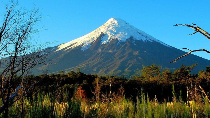 Mujeres cayeron de 200 metros de altura en subida al volcán Llaima: Fueron rescatadas con vida