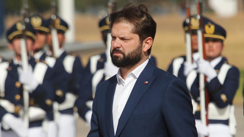 Presidente Gabriel Boric entrega mensaje de Año Nuevo: “Soy optimista de Chile y su futuro” Presidente Gabriel Boric entrega mensaje de Año Nuevo: “Soy optimista de Chile y su futuro”